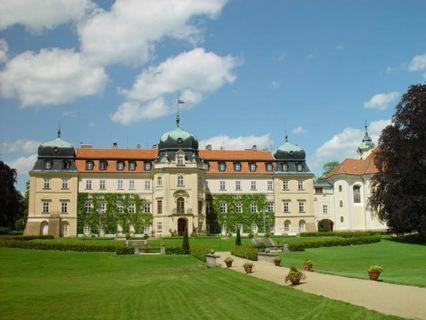 Hotel Kolonie Křivoklát Eksteriør bilde