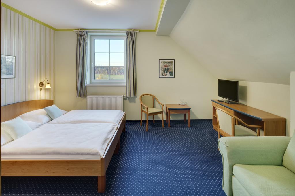 Hotel Kolonie Křivoklát Eksteriør bilde