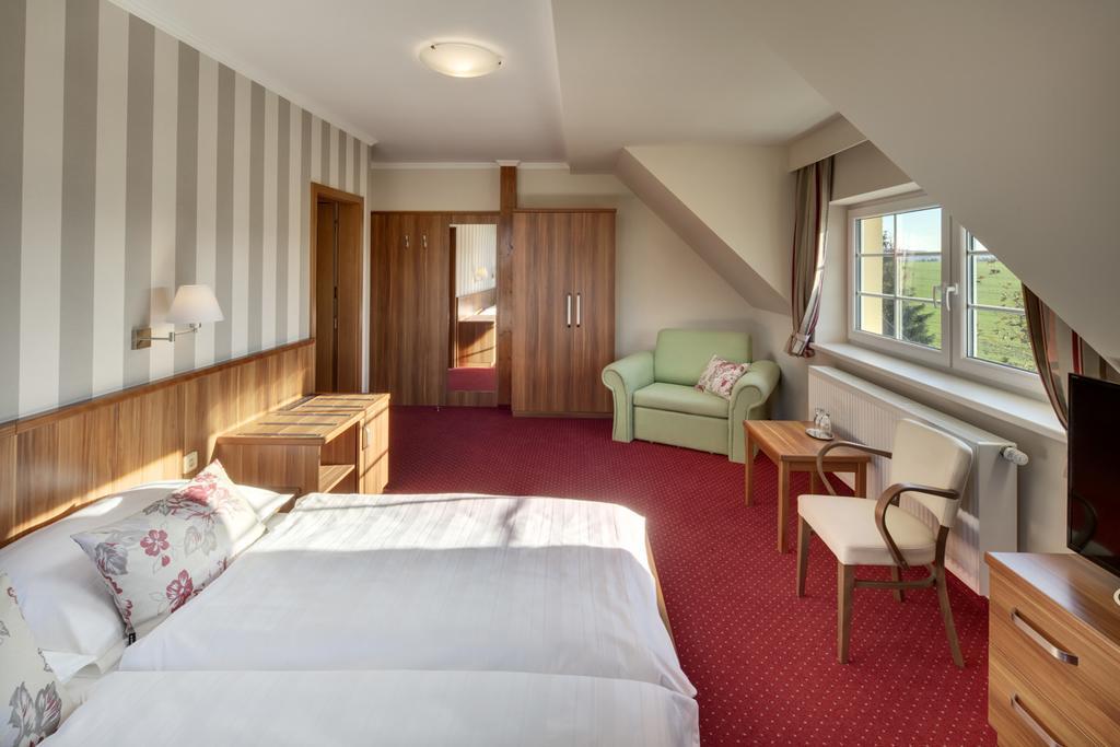 Hotel Kolonie Křivoklát Rom bilde